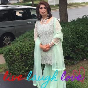 Meet your Posher, Naheed